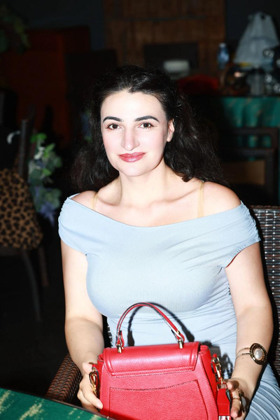 free性丰满白嫩白嫩的HD超清